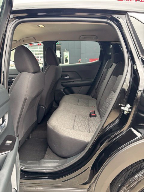 Certified 2025 Nissan Kicks SV FWD image 6