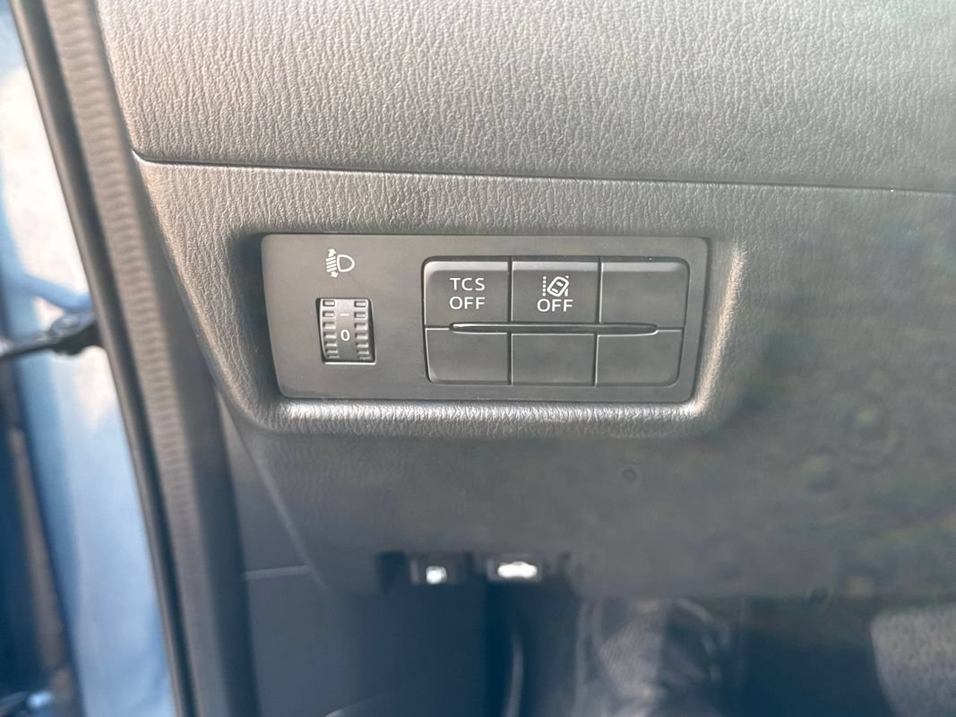 Used 2019 MAZDA CX-5 Sport w/ I-ACTIVSENSE Package AWD/4WD image 39