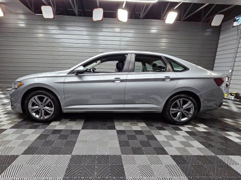 Used 2022 Volkswagen Jetta SE FWD image 9