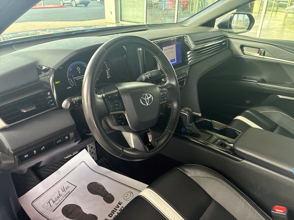 Used 2025 Toyota Camry SE FWD image 25