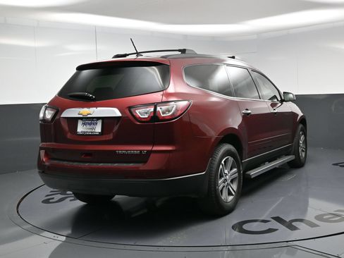 Used 2015 Chevrolet Traverse LT w/ LPO, 'HIT The Road' Package FWD image 9