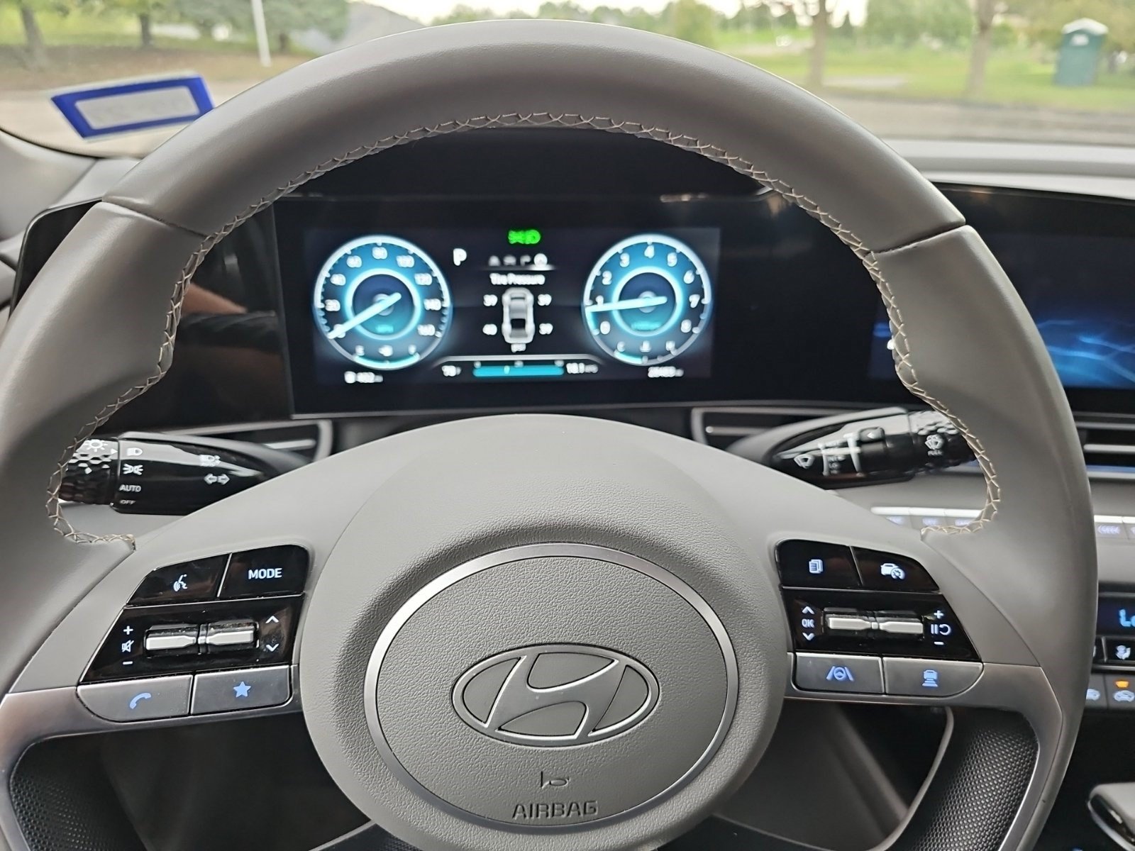 Used 2025 Hyundai Elantra SEL FWD image 23
