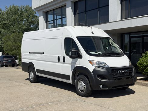 New 2025 RAM ProMaster 3500 w/ Cold Weather Group FWD image 2