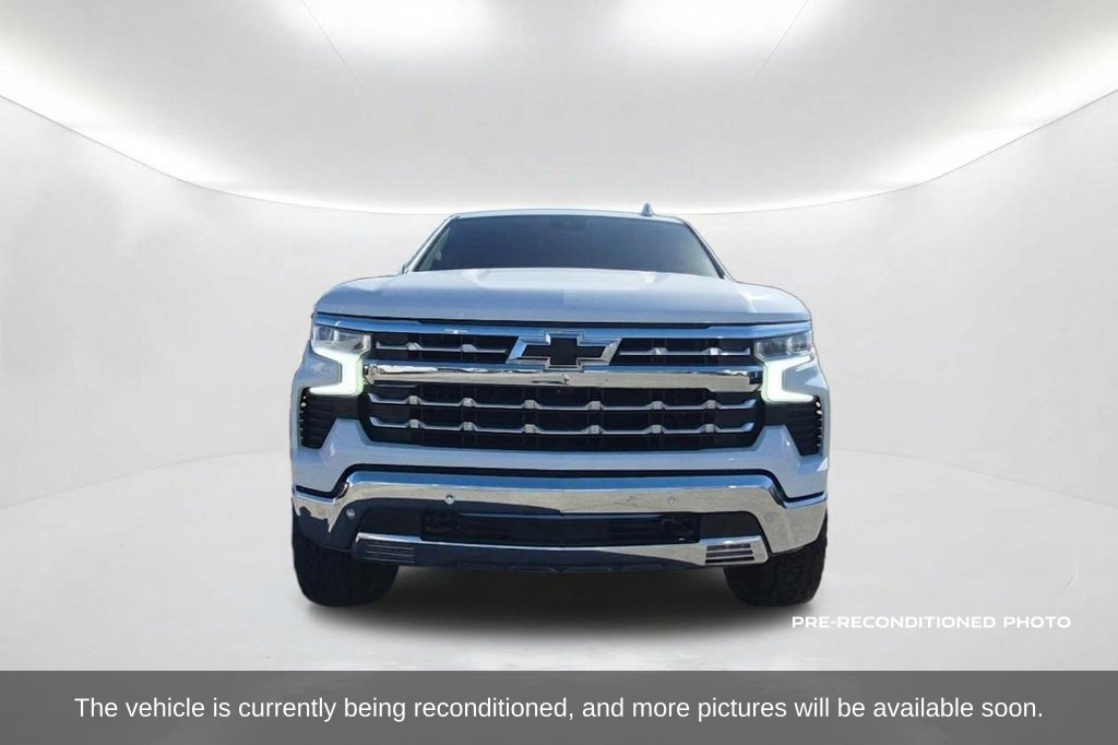 Used 2023 Chevrolet Silverado 1500 LTZ AWD/4WD image 2