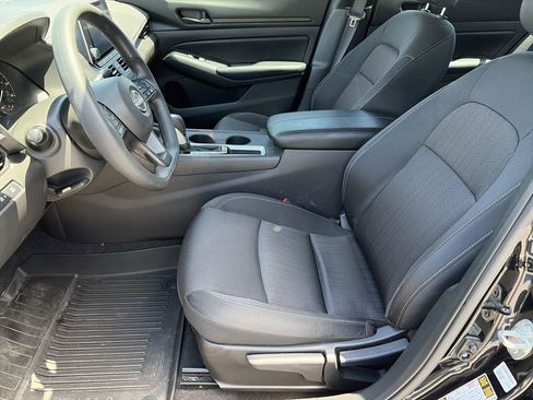 Used 2025 Nissan Altima 2.5 S FWD image 16