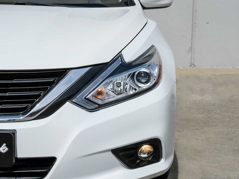 Used 2018 Nissan Altima 2.5 SV image 45