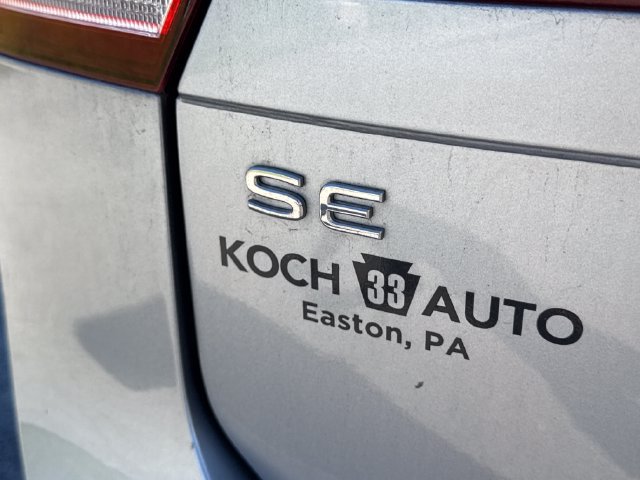 Used 2022 Volkswagen Tiguan SE w/ Panoramic Sunroof Package AWD/4WD image 18