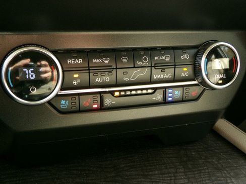 Used 2020 Ford Expedition Limited w/ Equipment Group 302A image 25