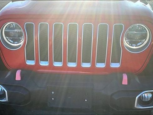 Used 2018 Jeep Wrangler Unlimited Sahara w/ LED Lighting Group image 30