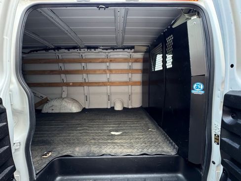 Used 2022 Chevrolet Express 2500 w/ Driver Convenience Package RWD image 15