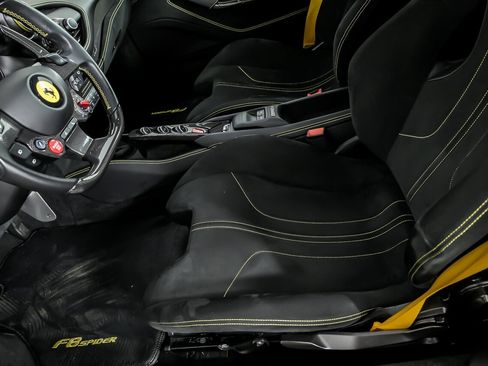 Used 2021 Ferrari F8 Tributo RWD image 22