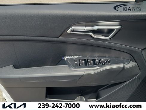 New 2026 Kia Sportage LX w/ LX Convenience Package FWD image 22