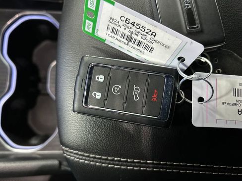 Used 2024 Jeep Grand Cherokee Limited w/ Trailer Tow Package image 22