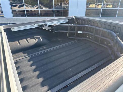 Used 2021 Nissan Frontier SV image 12