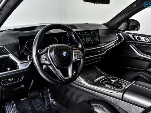 Used 2023 BMW X7 xDrive40i w/ Premium Package image 17