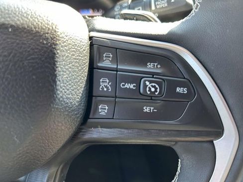 Used 2023 Jeep Grand Cherokee L Laredo w/ Luxury Tech Group I AWD/4WD image 22