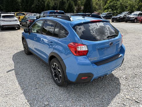 Used 2017 Subaru Crosstrek 2.0i Premium w/ Moonroof Package AWD/4WD image 4