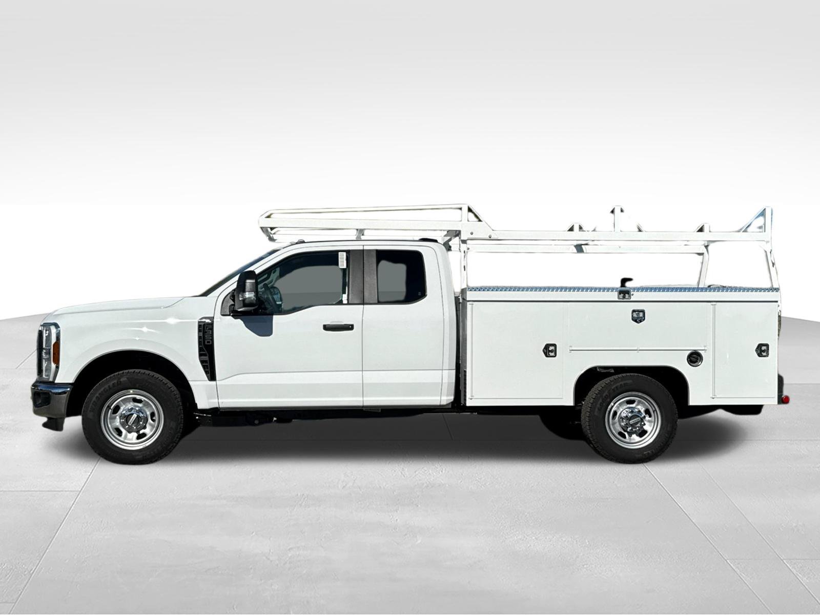 New 2027 Ford F350 XL w/ XL Chrome Package RWD image 7