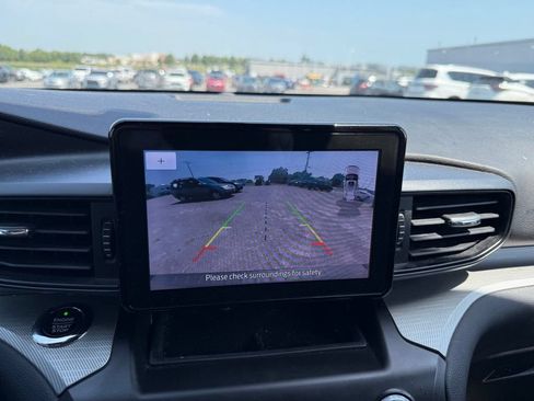 Used 2020 Ford Explorer XLT AWD/4WD image 10