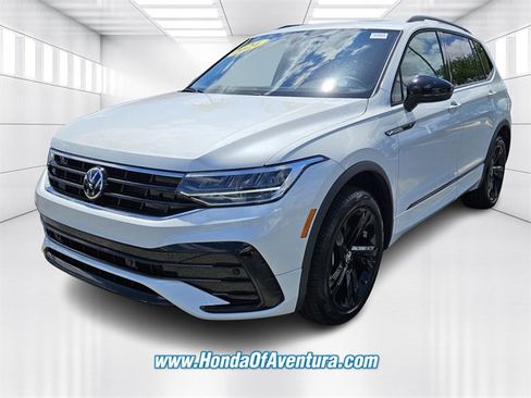 Used 2024 Volkswagen Tiguan SE R-Line image 4