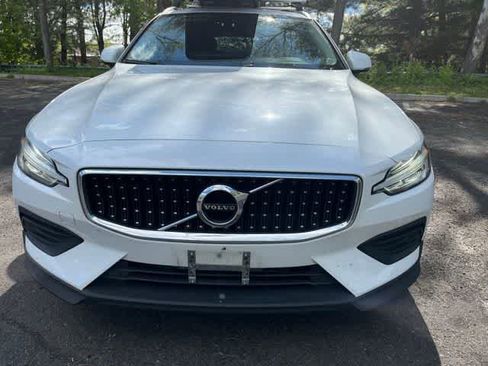 Used 2020 Volvo V60 T5 Cross Country w/ Protection Package Premier AWD/4WD image 2