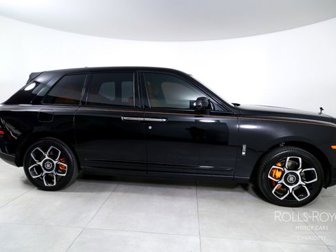 Certified 2023 Rolls-Royce Cullinan Black Badge AWD/4WD image 10