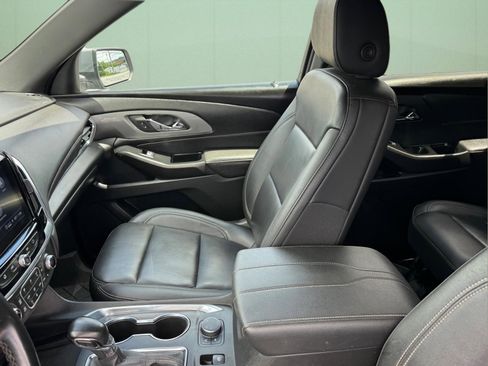 Used 2023 Chevrolet Traverse LT w/ LPO, Floor Liner Package AWD/4WD image 7