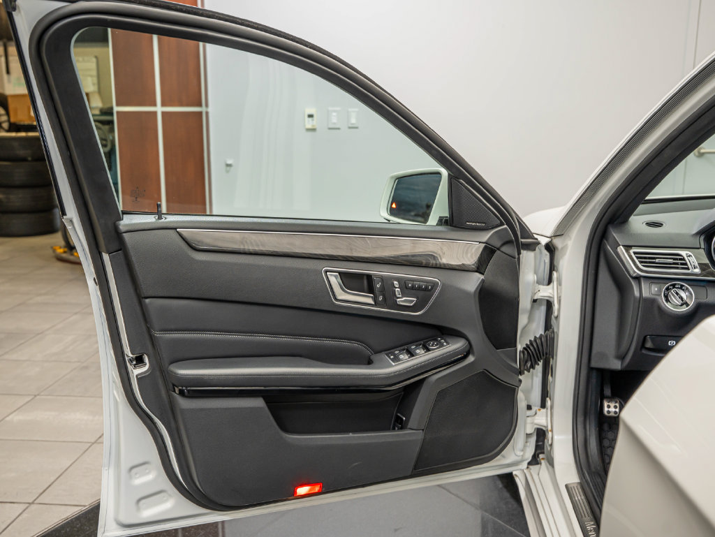 Used 2016 Mercedes-Benz E 350 4MATIC Sedan image 26