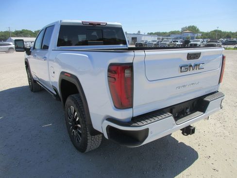 New 2026 GMC Sierra 3500 Denali Ultimate AWD/4WD image 9