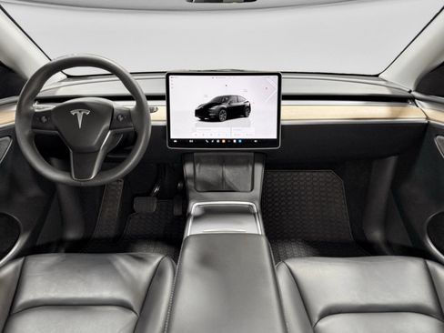 Used 2025 Tesla Model Y Long Range image 14