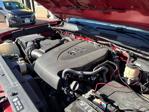 Used 2017 Toyota Tacoma SR5 image 20