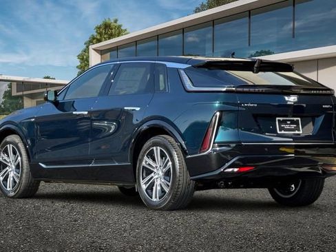 New 2026 Cadillac Lyriq Luxury image 6