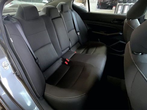 Used 2025 Nissan Altima 2.5 SV image 16