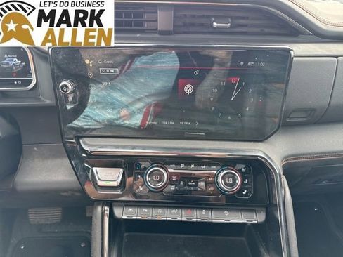 Used 2024 GMC Sierra 1500 AT4 w/ Technology Package image 9