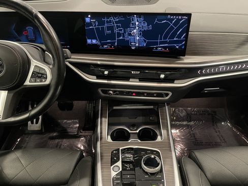 Certified 2023 BMW X7 xDrive40i w/ Executive Package image 17
