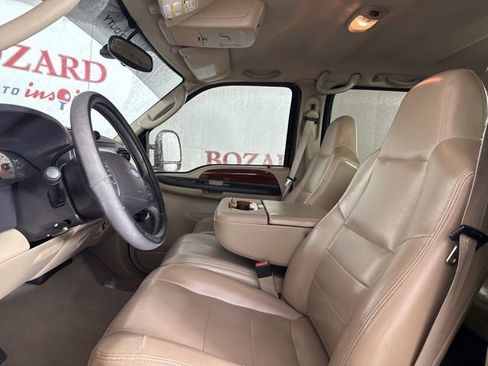 Used 2005 Ford F250 Lariat image 11