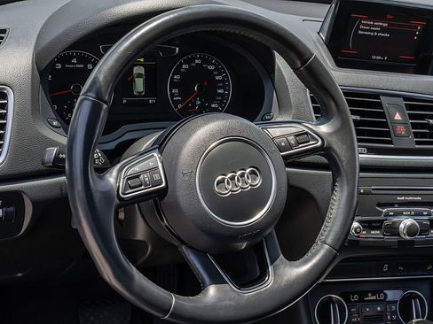 Used 2018 Audi Q3 2.0T Premium Plus w/ Premium Plus Package FWD image 24