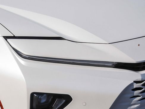 Certified 2025 Toyota Crown Signia w/ Advanced Technology Package AWD/4WD image 12