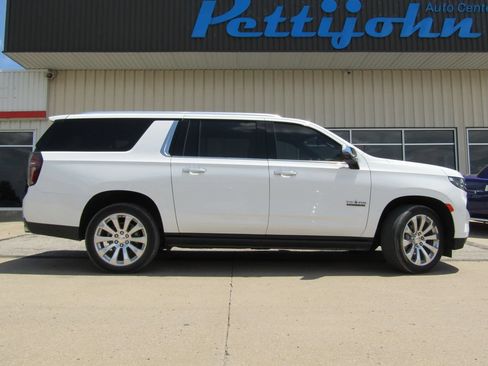 Used 2023 Chevrolet Suburban Premier w/ Texas Edition AWD/4WD image 2