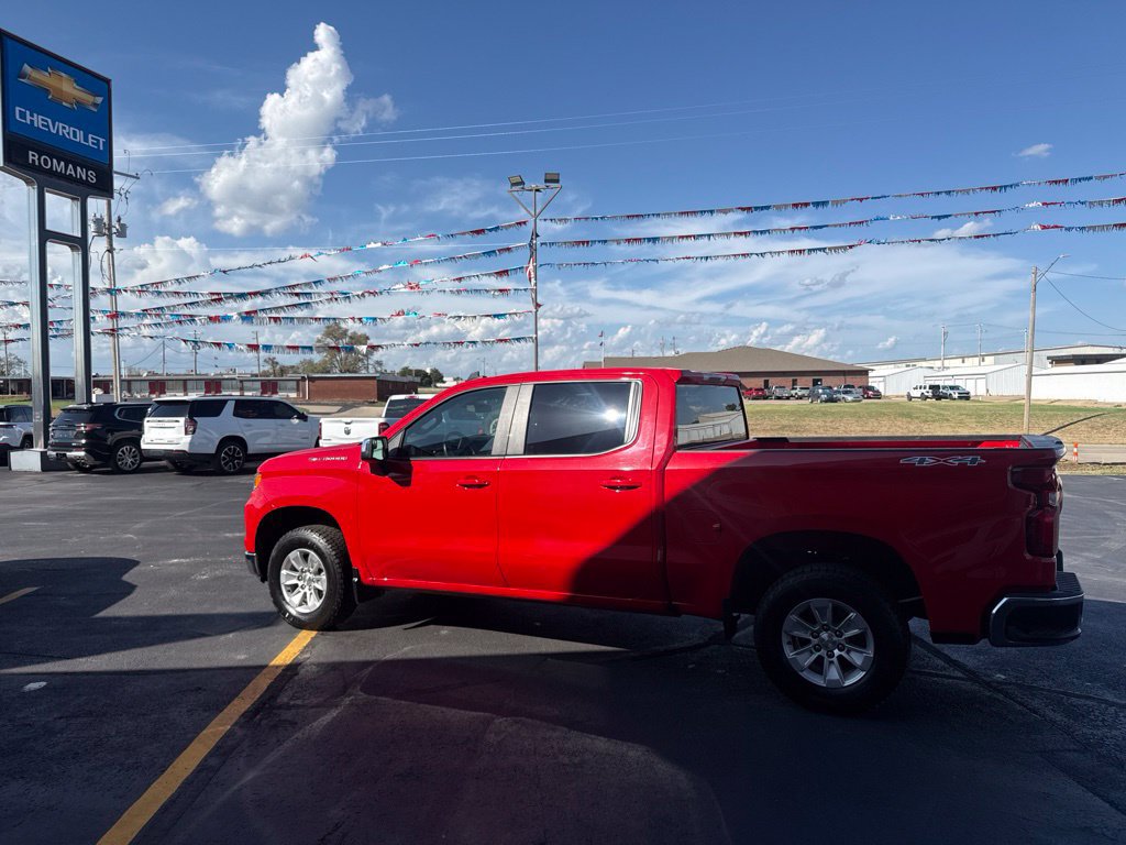 Used 2025 Chevrolet Silverado 1500 LT AWD/4WD image 8