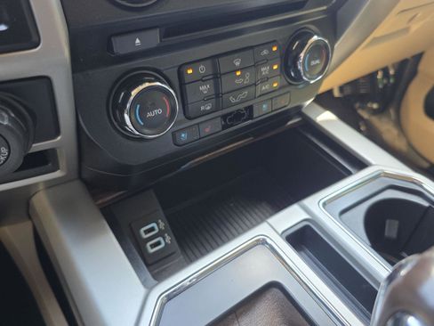 Used 2018 Ford F150 Lariat image 18