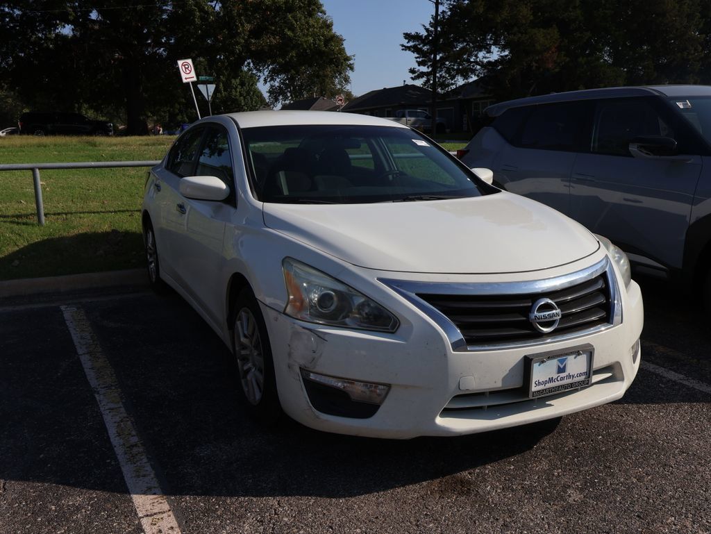 Used 2015 Nissan Altima 2.5 S w/ Power Driver Seat Package FWD image 2