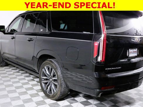 Used 2021 Cadillac Escalade ESV Sport w/ Driver Assist Tech Package image 4