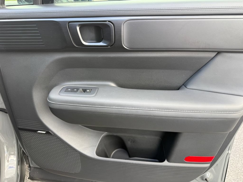 Used 2025 Hyundai Santa Fe Calligraphy FWD image 47