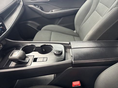 Used 2024 Nissan Rogue S image 24