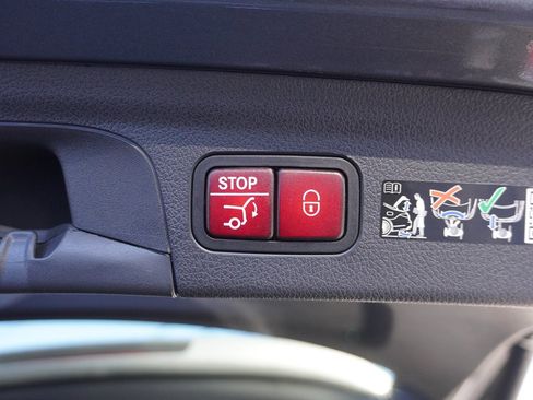 Used 2025 Mercedes-Benz GLE 450e GLE 450e image 23