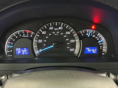 Used 2014 Toyota Camry SE FWD image 16