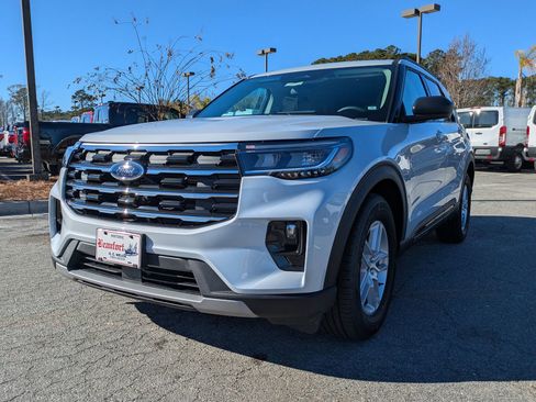 New 2026 Ford Explorer Active w/ Active Comfort Package image 8