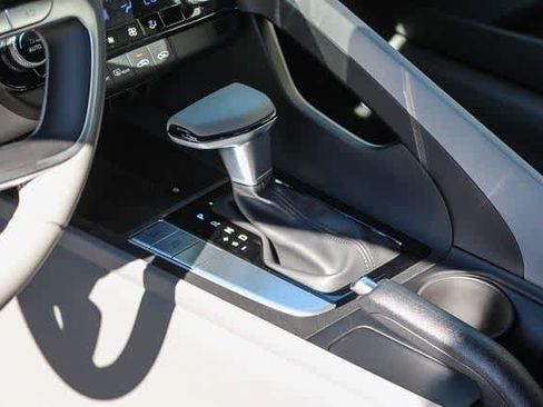 Certified 2025 Hyundai Elantra Sport FWD image 26