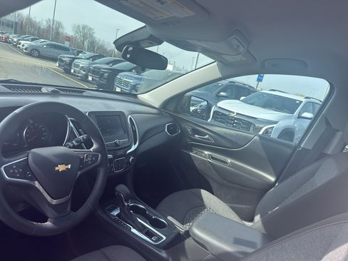 Used 2023 Chevrolet Equinox LT image 25